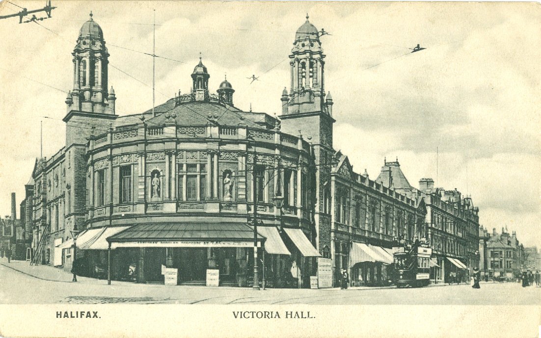 VicHall-Tram